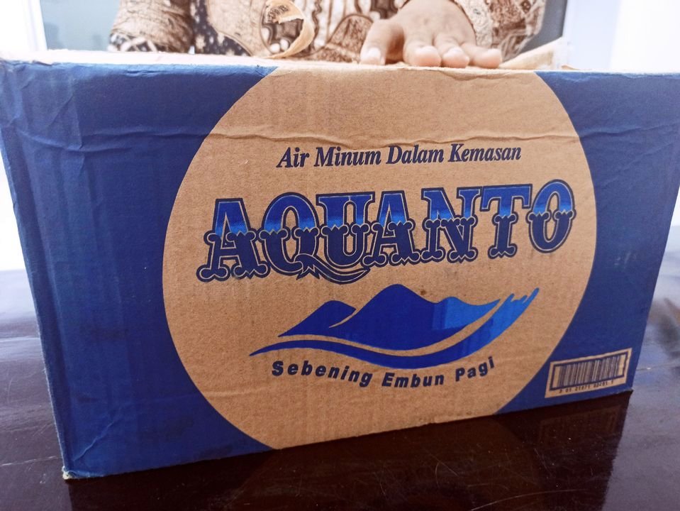 Merek Air Mineral Yang Bikin Kamu Tertawa Terkencing-Kencing